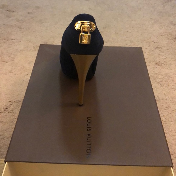 Louis Vuitton Shoes - Picture 1 of 5